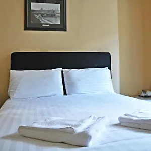 Lyndon Hotel
